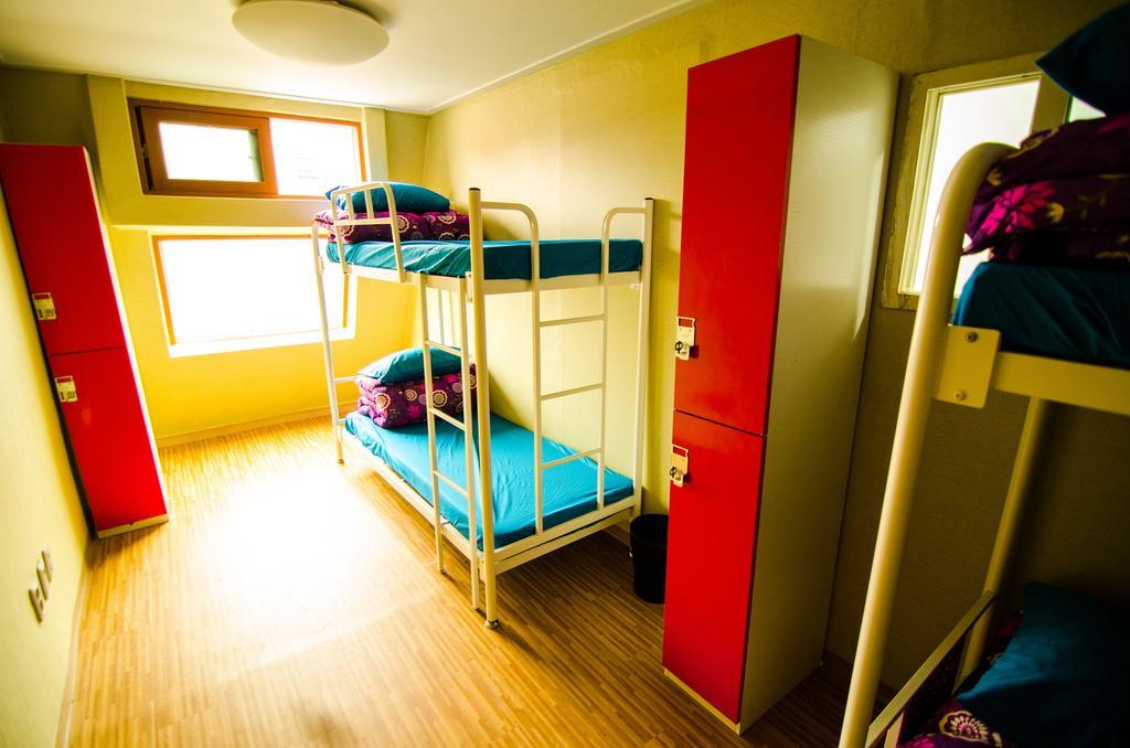 Kimchee Sinchon Guesthouse Seul Quarto foto