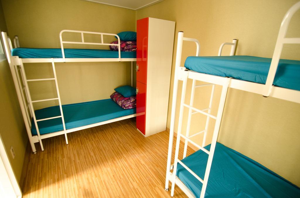 Kimchee Sinchon Guesthouse Seul Quarto foto