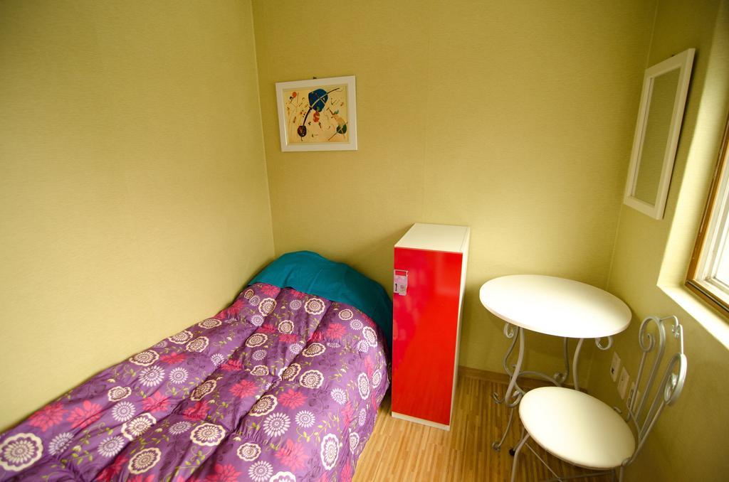 Kimchee Sinchon Guesthouse Seul Quarto foto